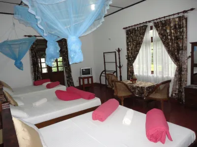 Castlereigh Holiday Bungalow Hotel di Dick oya