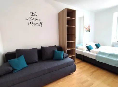 Ferienzimmer Reinisch in Tattendorf Hoteles en 