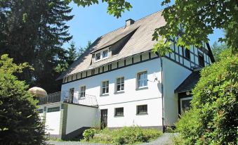 Quaint Holiday Home Near Ski Area in Neuastenberg
