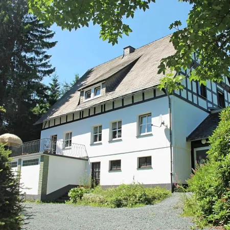 Quaint Holiday Home Near Ski Area in Neuastenberg