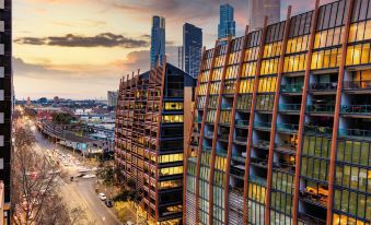 Brady Apartment Hotel Flinders Street