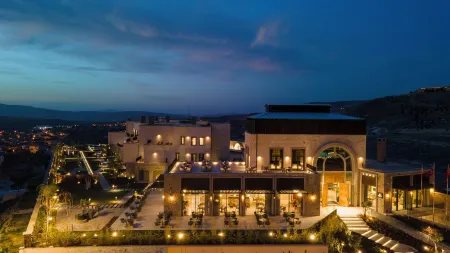 Alden Hotel Cappadocia Отели рядом с достопримечательностью «Yunak Spa at Yunak Evleri Cave Hotel»