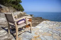 Theros Estate 2- 2 Bed