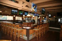Lake Lawn Resort - bars