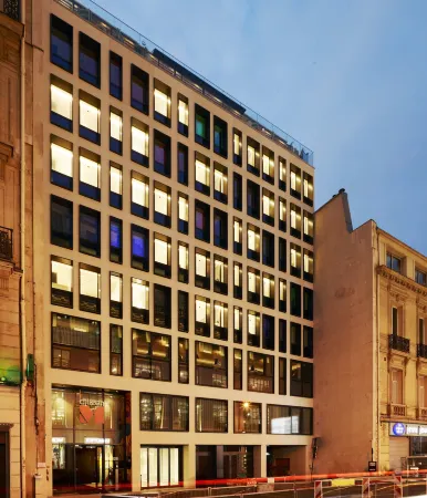 시티즌엠 파리 샹젤리제