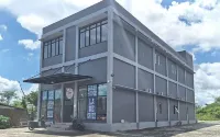Urbanview Hotel La De Grizz Syariah Sampit by RedDoorz Hotel dekat Serba Harga Murah Sampit