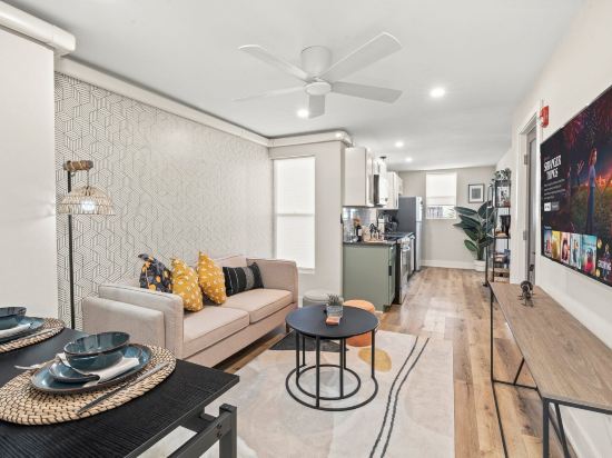 1 Br Passyunk Ave Stunner- Perfect Location