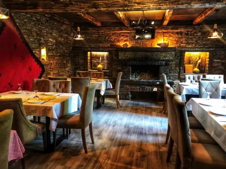 Hotel Plaza Berat Отели рядом с достопримечательностью «Берат Касл»