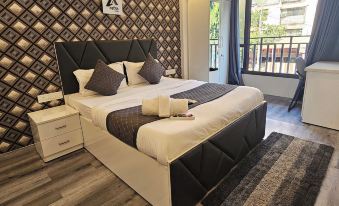 Astha Kandivali Service Apt