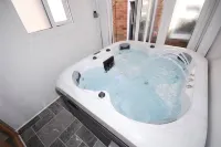 Perfect Couple Retreat To Relax With Hot Tub&sauna Hotels in Telscombe Cliffs