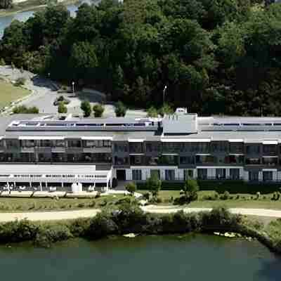 Best Western Plus Hotel les Rives du Ter Hotel Exterior