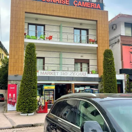 Sunrise Hotel Cameria