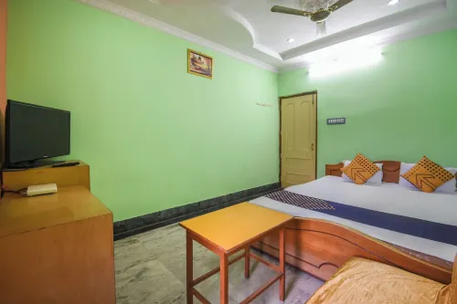 Hotel Rajmahal - 2-Star