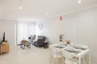 Smart Suites Self Check-in Apartments - 18 Darnley Hotels in Darra
