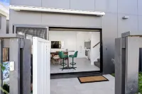 1 Bedroom Modern Townhouse in Casuarina