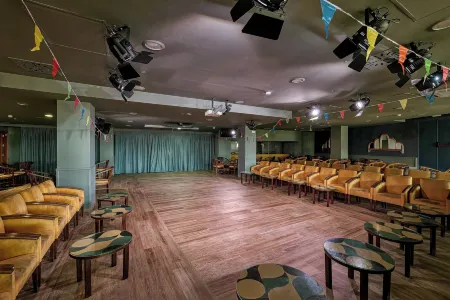 Benalmadena Palace Spa Отели рядом с достопримечательностью «Памятник Коломаресу»