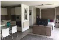 Lindo Estudio a Pasos del Metro Los Dominicos Hotels in der Nähe von El Colorado