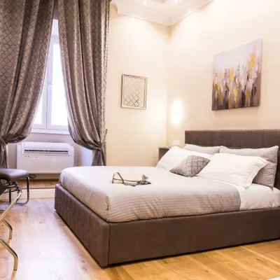 Nazionale Palace Suites Hotel dekat Istana Quirinal