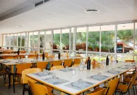 阿祖雷亞濱海阿爾熱萊鄉村假日酒店