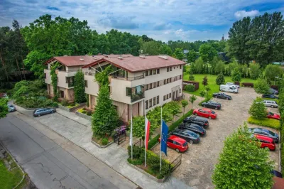 فارمونا هوتل بيزنيس آند سبا Hotels near لاجفنيكي