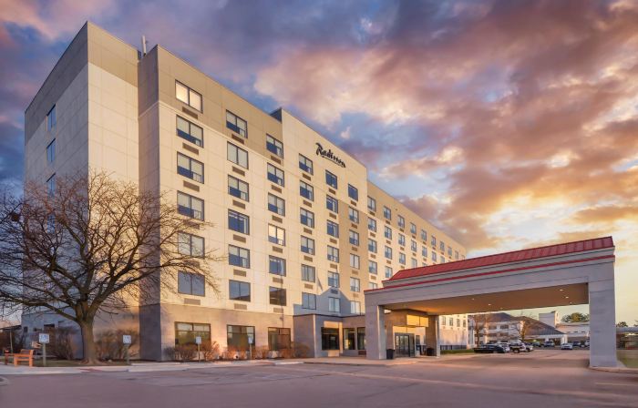 Radisson Hotel Detroit Metro Airport