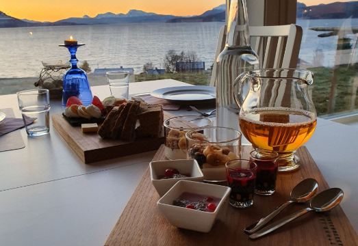 이그드라필투넷 팜 호텔의 외관 야경