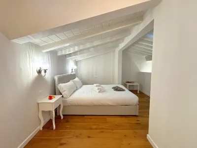 Purple Lily Apartment Các khách sạn ở Isolotto - Legnaia