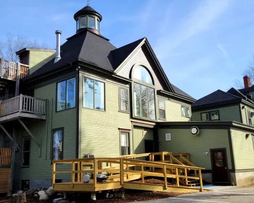 The Elizabeth Inn and Restaurant Hotels in Bethel