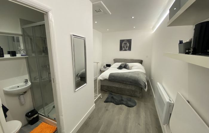 1 Bed Studio - Sleeps 2 - Smoking - Parking - Wifi
