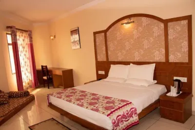 Hotel Grand Riviera Hotels near Bikram bagh