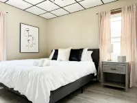 2 KING BR/1BA In Evansville, IN Fenced in Yard. Fast wifi.  Washer and Dryer 월마트 수퍼센터 주변 호텔