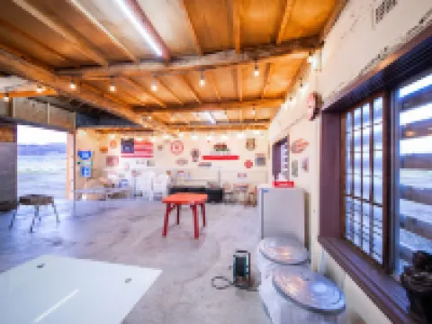 宿屋YADOKARI 比布町のホテル