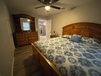 Charming 3-bedroom house with AC, WiFi ,Near San Antonio Downtown ! Hotels near Kilroy Lake
