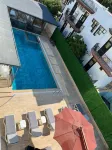 جيست أوتل - مسبح