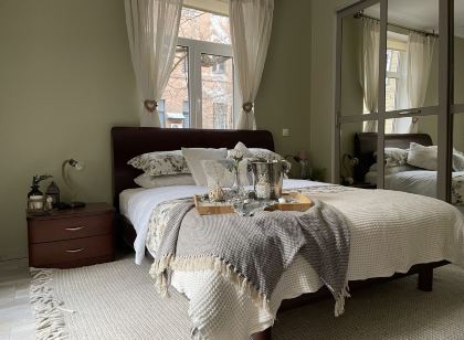 Exquisite 1Br/Ba Apt w/Free Parking in City Center