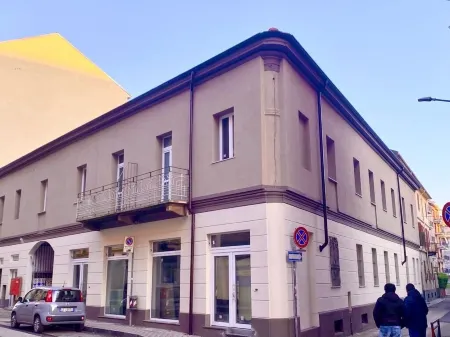 HH Hermoso Housing Asti Отели в г. Асти