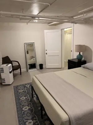 Comfy Garden Suite in Andersonville