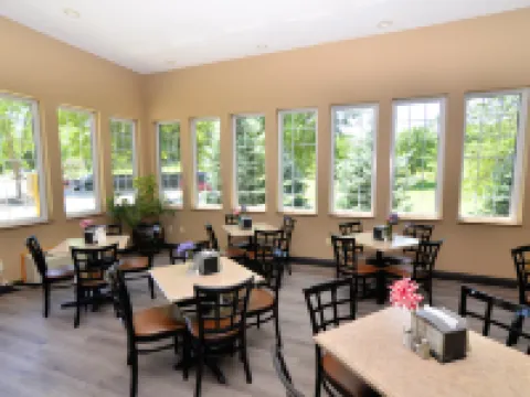 Cobblestone Inn & Suites - Denison | Majestic Hills Hotels in Crawford County