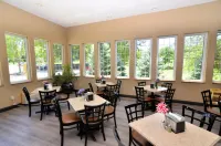 Cobblestone Inn & Suites - Denison | Majestic Hills Hotels in Denison