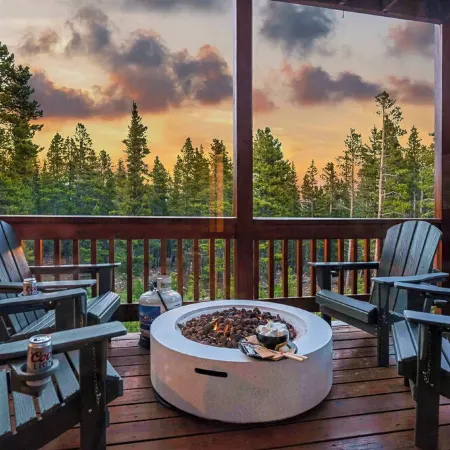 Sauna• Hot Tub• 2 King Beds• Game Room• Mtn Views• Close to Breck• Pet Friendly