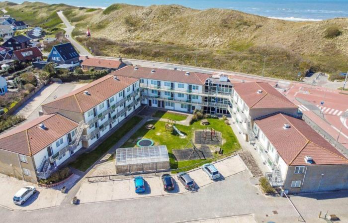 Beach Apartment 35 for 4 Guests, Callanstoog