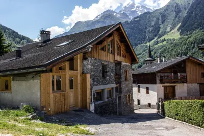 New apartment, 3 stars, sleeps 4, in authentic Savoyard chalet Hotels near Sainte-Foy-Tarentaise