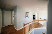 Huge 5 Bdrm W/King Bed Hot Tub