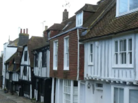 Stylish Luxury Let In Rye. Walk To Shops/Pubs/Restaurants + Near Beach