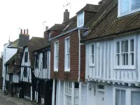 Stylish Luxury Let In Rye. Walk To Shops/Pubs/Restaurants + Near Beach