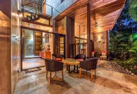 Encantada- Brand New Villa, Truly Spectacular with Mountain and Ocean Views