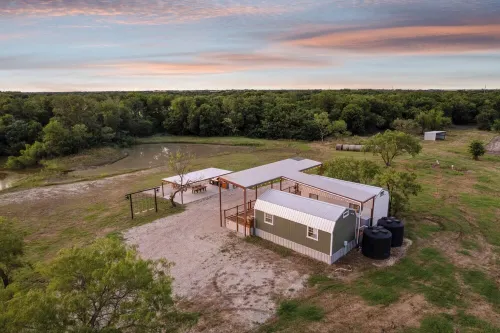 Charming Cabin in the Country, 25 mins from Waco, Texas