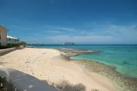 Modern Oceanfront 2BD Prime Loc