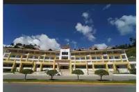 Beautiful 2 bedroom 3 bed  condominium with big balcony