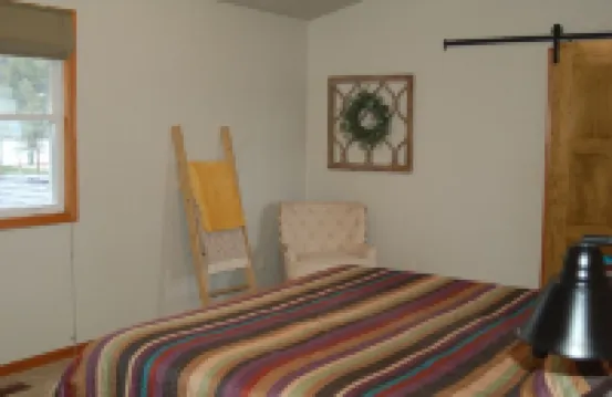 New owners, fresh remodel - Lakehouse with 100' of sandy frontage on White Lake!